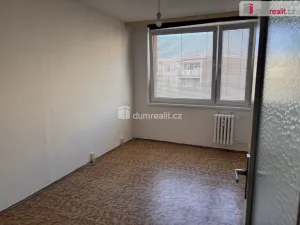 Pronájem bytu 1+kk, Praha - Černý Most, Dygrýnova, 17 m2