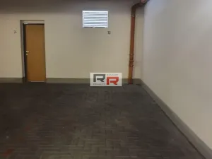 Pronájem garážového stání, Olomouc - Povel, Peškova, 13 m2