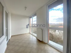 Pronájem bytu 1+kk, Praha, Nademlejnská, 35 m2