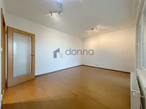 Pronájem bytu 1+1, Praha, Nademlejnská, 35 m2