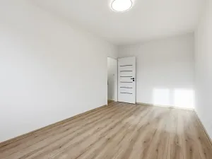 Pronájem bytu 2+kk, Karlovy Vary, Šmeralova, 50 m2