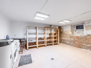 Prodej rodinného domu, Praha - Kobylisy, Sedlecká, 200 m2