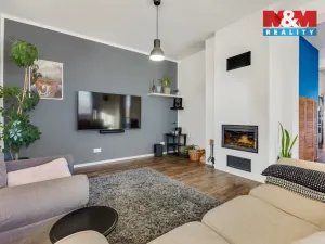 Pronájem rodinného domu, Bavoryně - U Vodojemu, 210 m2