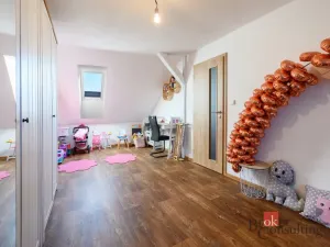 Prodej rodinného domu, Koloveč, nám. Svobody, 160 m2