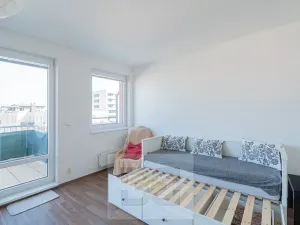 Pronájem bytu 1+kk, Praha - Černý Most, Rudolfa Holeky, 38 m2