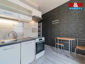 Prodej bytu 2+1, Cheb, Na Hradčanech, 54 m2