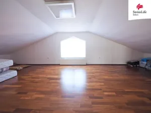 Prodej rodinného domu, Křídla, 250 m2