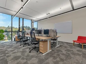 Pronájem kanceláře, Praha, Mezi vodami, 1365 m2