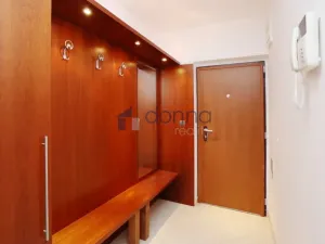 Pronájem bytu 2+kk, Praha, U Nikolajky, 82 m2