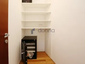 Pronájem bytu 2+kk, Praha, U Nikolajky, 82 m2