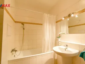 Pronájem bytu 3+kk, Hradec Králové - Nový Hradec Králové, Rybova, 72 m2