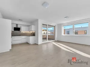 Pronájem bytu 2+kk, Hradec Králové - Třebeš, Pod Svahem, 64 m2