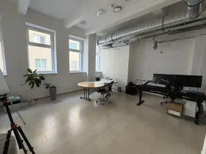 Pronájem kanceláře, Opava, Provaznická, 430 m2