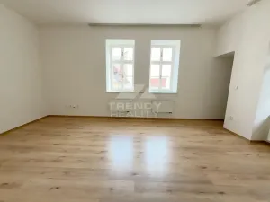 Pronájem bytu 2+1, Plzeň, náměstí Republiky, 69 m2