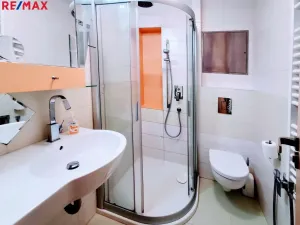 Pronájem bytu 4+kk, Praha - Hrdlořezy, Hrdlořezská, 99 m2