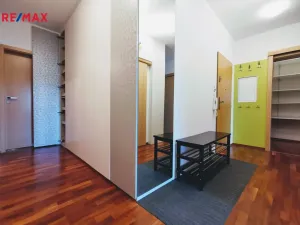 Pronájem bytu 4+kk, Praha - Hrdlořezy, Hrdlořezská, 99 m2