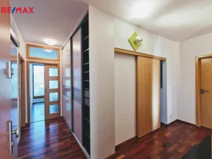 Pronájem bytu 4+kk, Praha - Hrdlořezy, Hrdlořezská, 99 m2