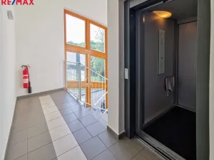 Pronájem bytu 4+kk, Praha - Hrdlořezy, Hrdlořezská, 99 m2