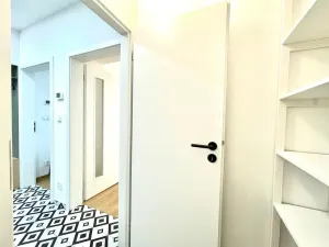 Pronájem bytu 2+1, Praha - Žižkov, Žerotínova, 50 m2