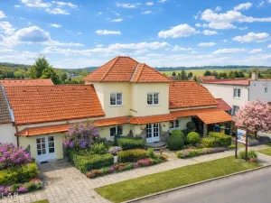 Prodej apartmánu, Štítary, 665 m2