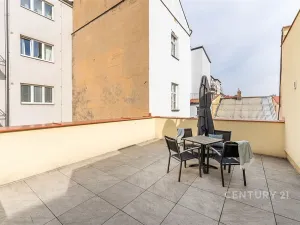 Pronájem bytu 2+kk, Praha, Plzeňská, 48 m2
