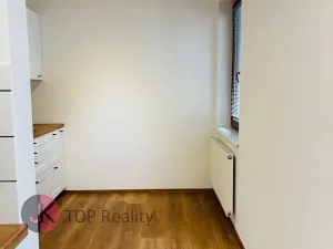 Pronájem bytu 1+1, Praha - Žižkov, Husitská, 34 m2