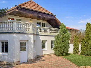 Pronájem rodinného domu, Roztoky, U háje, 230 m2