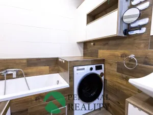 Prodej bytu 3+1, Zliv, Školní, 75 m2