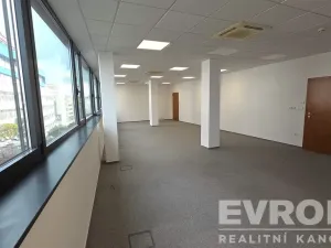 Pronájem kanceláře, Pardubice - Zelené Předměstí, třída Míru, 102 m2
