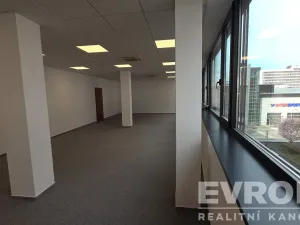 Pronájem kanceláře, Pardubice - Zelené Předměstí, třída Míru, 102 m2