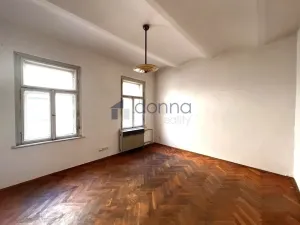 Pronájem atypického bytu, Praha, Vodičkova, 884 m2