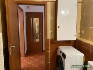 Pronájem bytu 1+kk, Praha - Vysočany, Kabešova, 37 m2