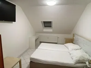 Pronájem bytu 2+kk, Praha - Smíchov, U Santošky, 55 m2