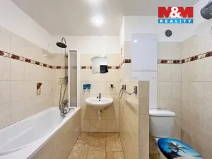 Pronájem bytu 2+1, Děčín - Děčín III-Staré Město, Oblouková, 74 m2