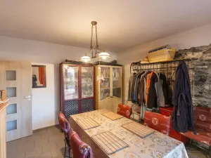 Prodej rodinného domu, Polepy - Okna, 211 m2