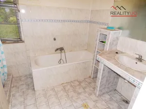 Prodej rodinného domu, Ostrov, 190 m2