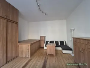 Pronájem bytu 1+1, Praha - Holešovice, Osadní, 38 m2