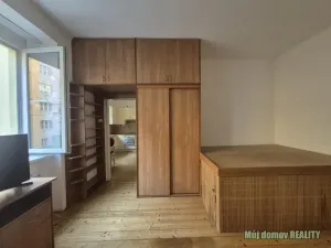 Pronájem bytu 1+1, Praha - Holešovice, Osadní, 38 m2