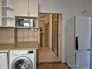 Pronájem bytu 1+1, Praha - Holešovice, Osadní, 38 m2