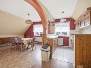 Prodej vícegeneračního domu, Konárovice, 300 m2