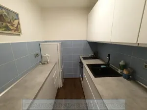 Pronájem bytu 2+kk, Praha - Kobylisy, Frýdlantská, 48 m2