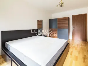 Pronájem bytu 2+kk, Praha - Žižkov, Jeseniova, 62 m2
