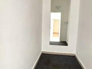 Pronájem obchodního prostoru, Benešov, Hráského, 80 m2