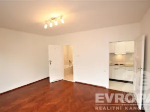 Pronájem bytu 2+kk, Praha - Žižkov, Biskupcova, 39 m2