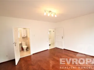 Pronájem bytu 2+kk, Praha - Žižkov, Biskupcova, 39 m2