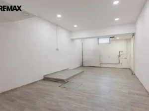 Prodej obchodního prostoru, Karlovy Vary - Rybáře, Konečná, 72 m2