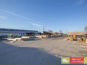 Pronájem výrobních prostor, Morašice, 2710 m2