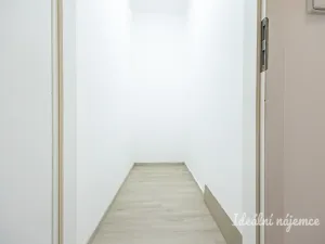 Pronájem bytu 2+kk, Praha - Kunratice, Pod Haltýřem, 47 m2