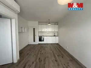 Pronájem bytu 2+kk, Hradec Králové, K Meteoru, 50 m2