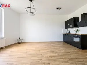 Pronájem bytu 1+kk, Praha - Dolní Počernice, Černodolská, 39 m2